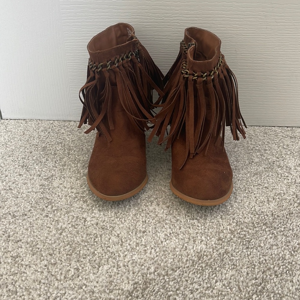 Not Rated Womens Mohegan Fringe Booties, Tan, 6.5